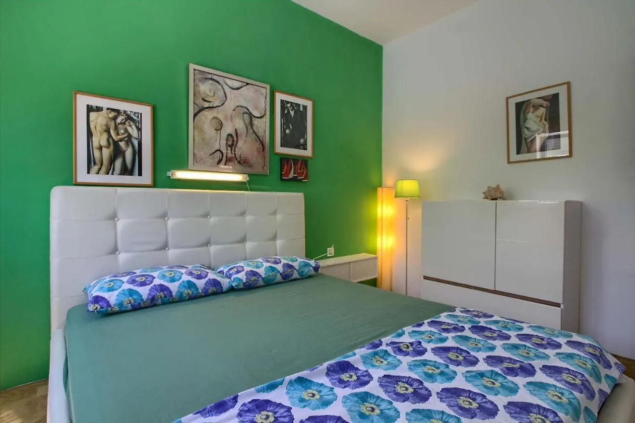 Lovely Holiday Home Pjacal II With Pool In Pola 0*,  Croazia