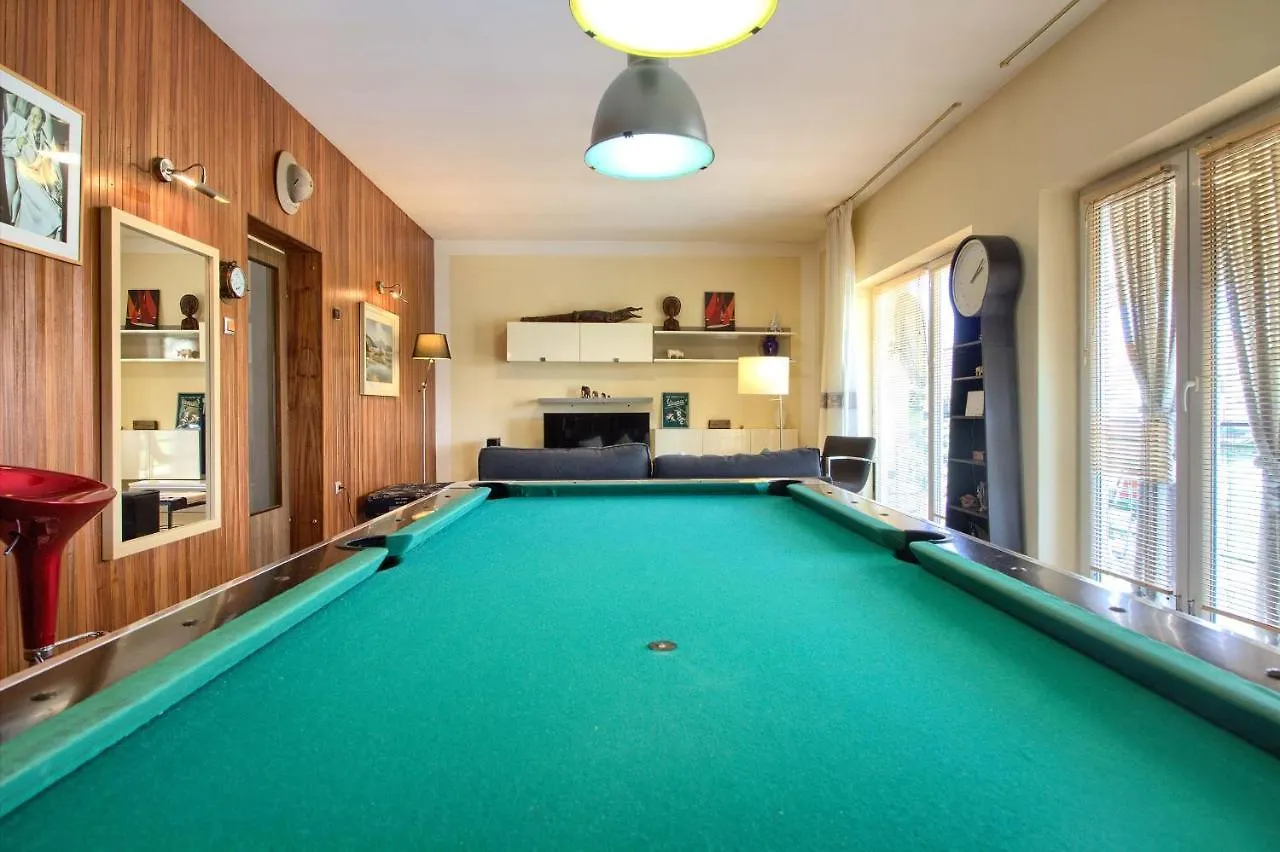 Lovely Holiday Home Pjacal II With Pool In Pula
