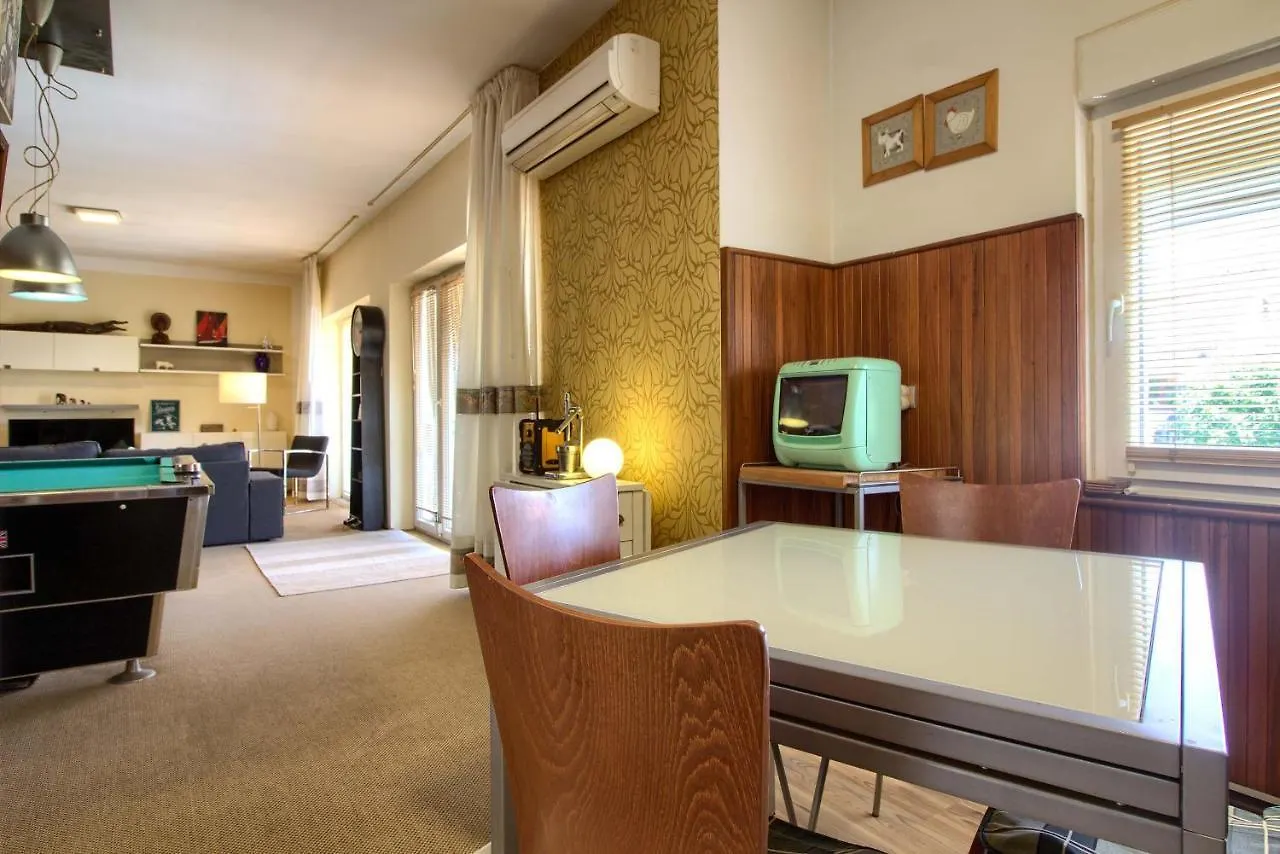 Apartment Lovely Holiday Home Pjacal II With Pool In Pula