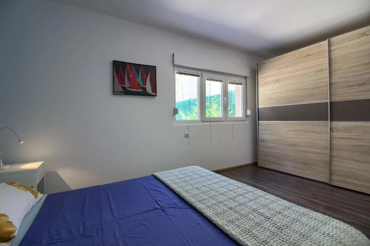 Lovely Holiday Home Pjacal II With Pool In Pola Appartamento