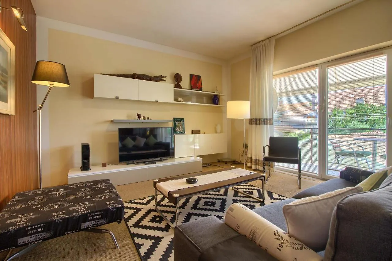 Lovely Holiday Home Pjacal II With Pool In Pula