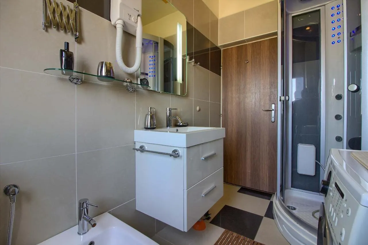 Apartment Lovely Holiday Home Pjacal II With Pool In Pula